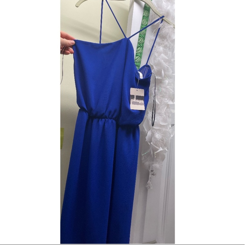 Blue mini dress. Halter neckline, vneck back.